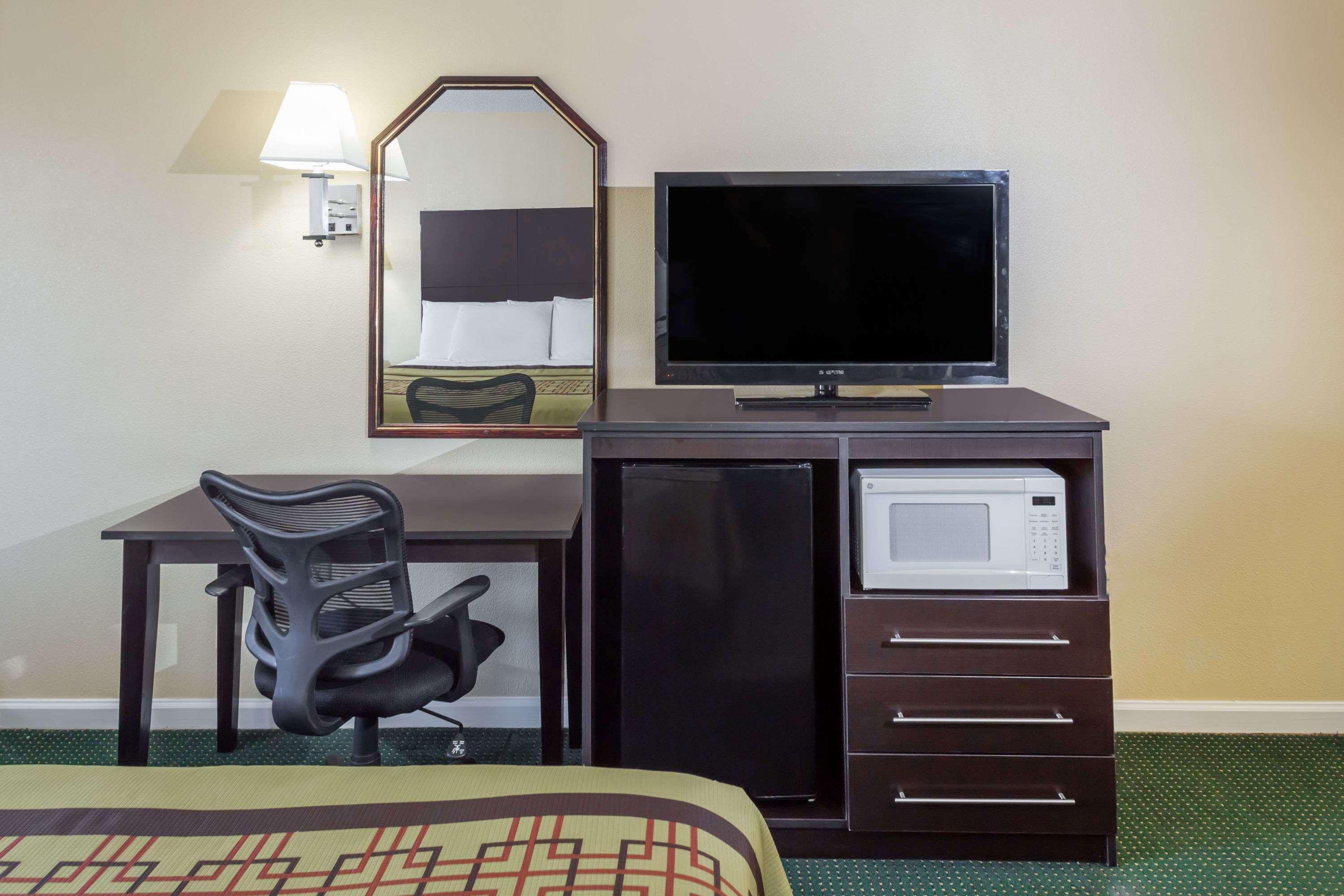 Days Inn By Wyndham Enterprise Exterior foto